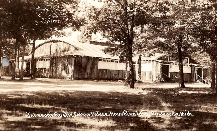 Johnsons Rustic Dance Palace (Johnsons Rustic Resort, Krauses Hotel) - Postcard Photo (newer photo)